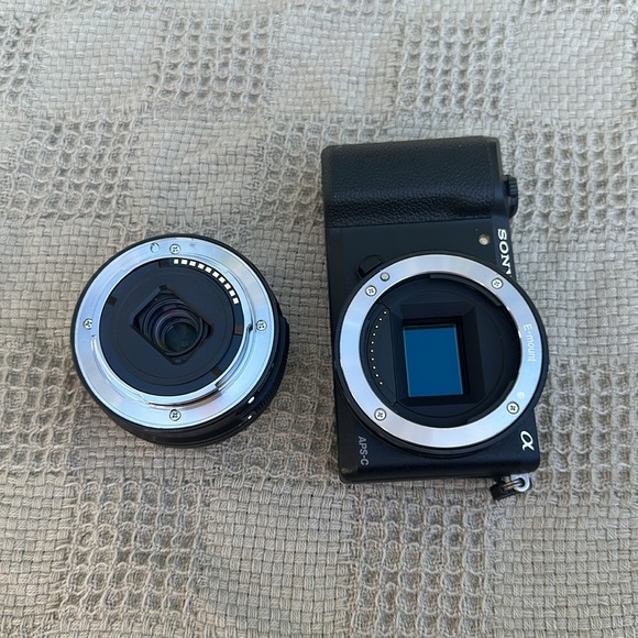 Sony Alpha 5100 Mirrorless Digital Camera Black Vlog Camera - Picture 6 of 7